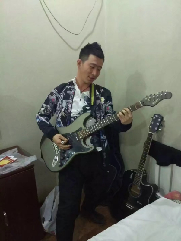 小吉他的第一张照片--顺昌交友网